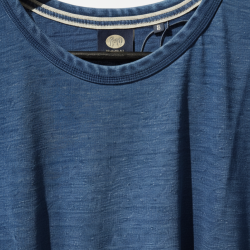 Camiseta Lora